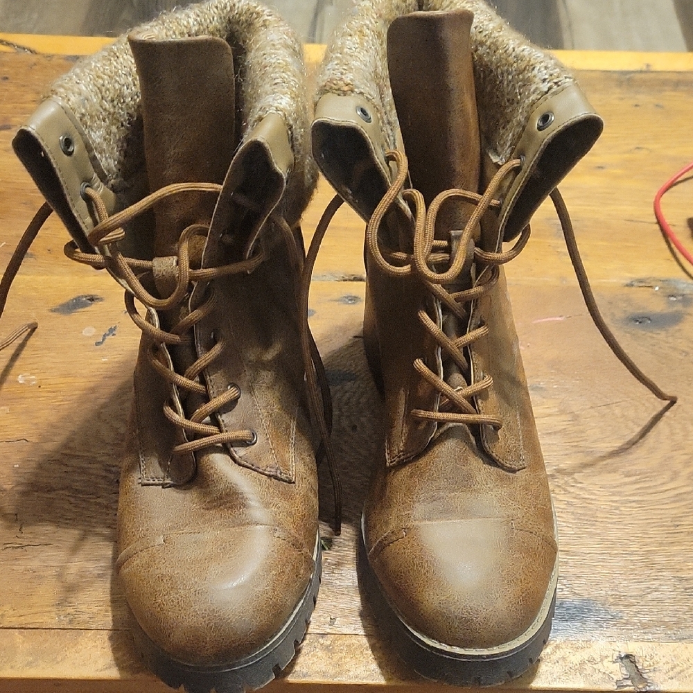 Brown Lace-Up Boots with Knit Cuff